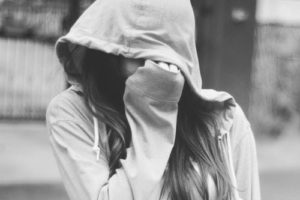 Imágenes de chicas tristes para dibujar lápiz